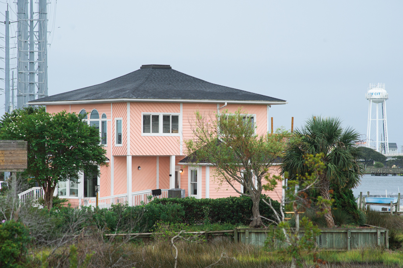 diver cafe storefront
